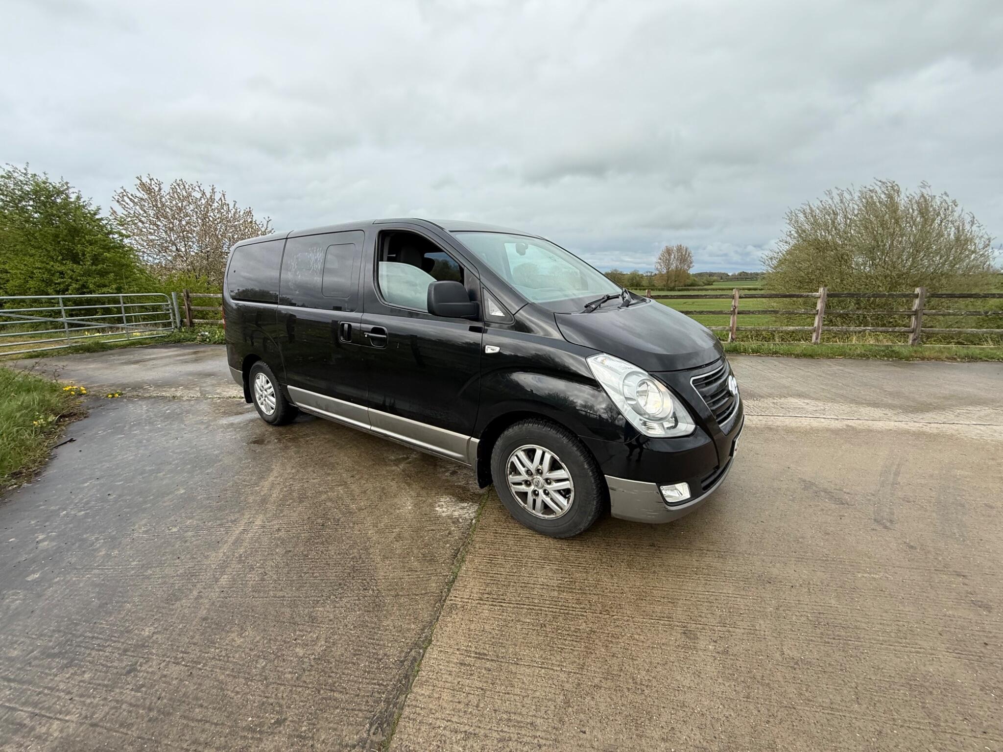 Hyundai i800 2.5 CRDi SE Auto Euro 6 5dr — photo 51 of 100